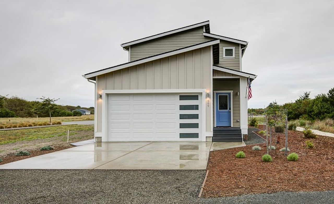 Photo of Oyhut Bay Seaside Resort - Exterior
