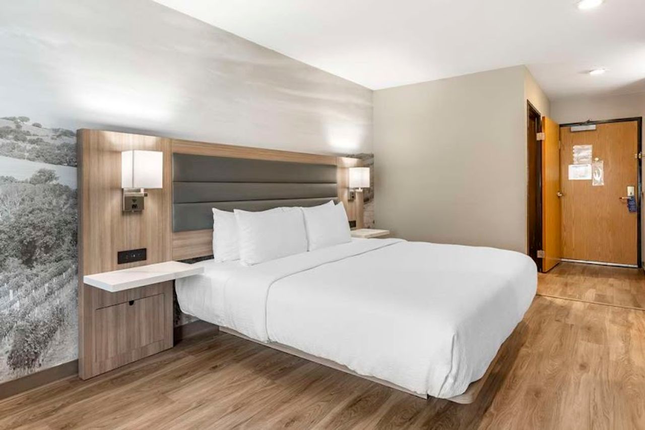 Photo of Best Western Plus Vineyard Inn