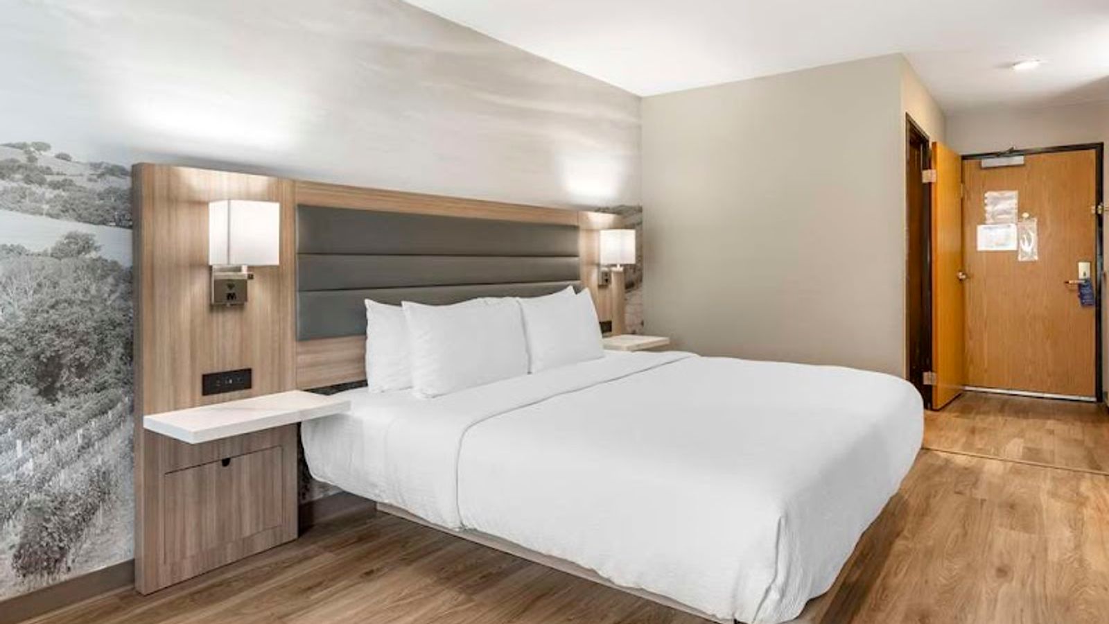 Photo of Best Western Plus Vineyard Inn