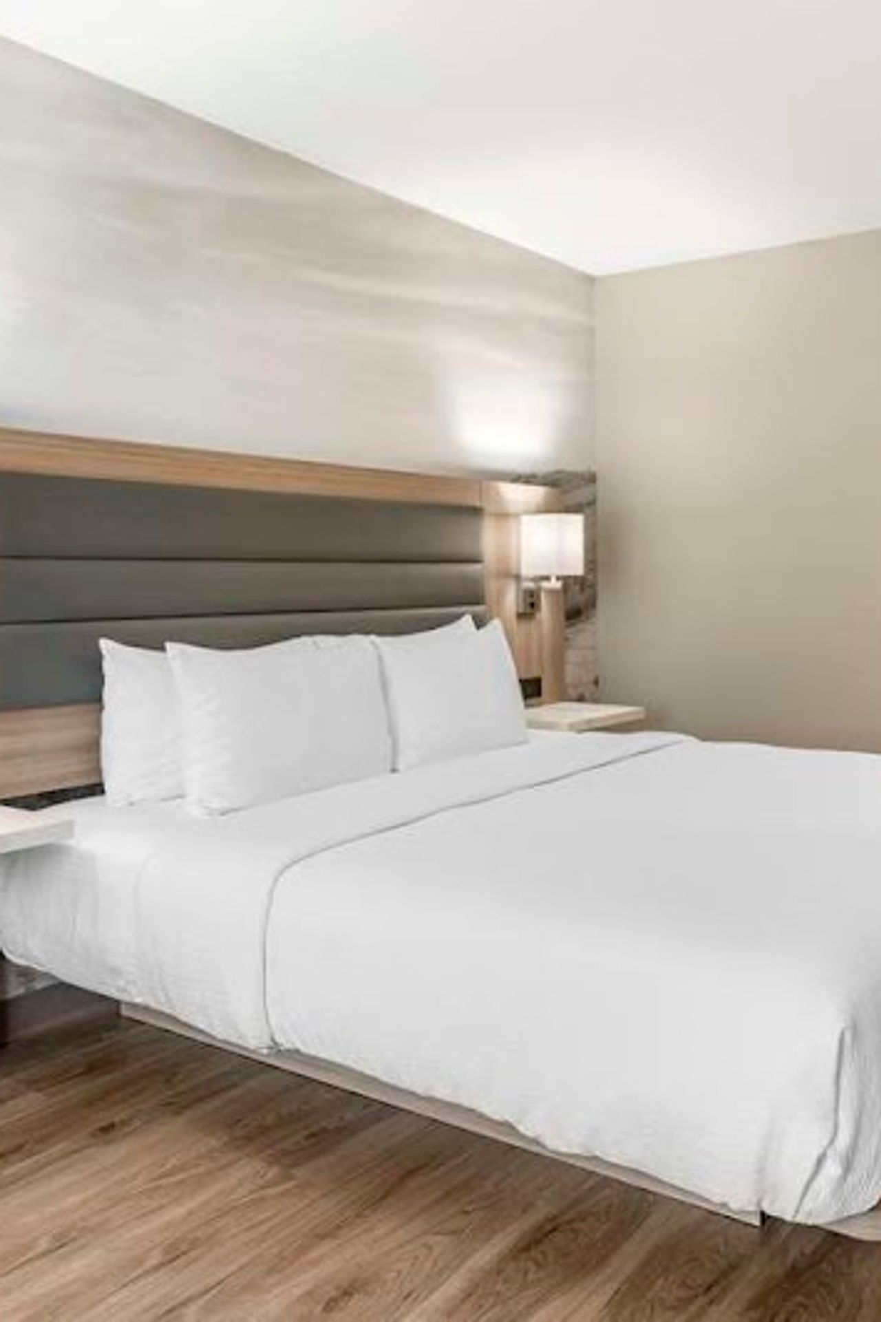 Photo of Best Western Plus Vineyard Inn