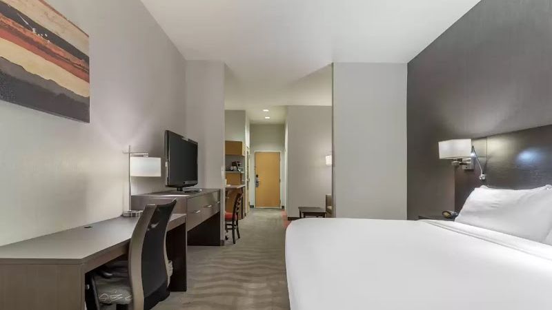 Photo of Comfort Suites Boise West Meridian