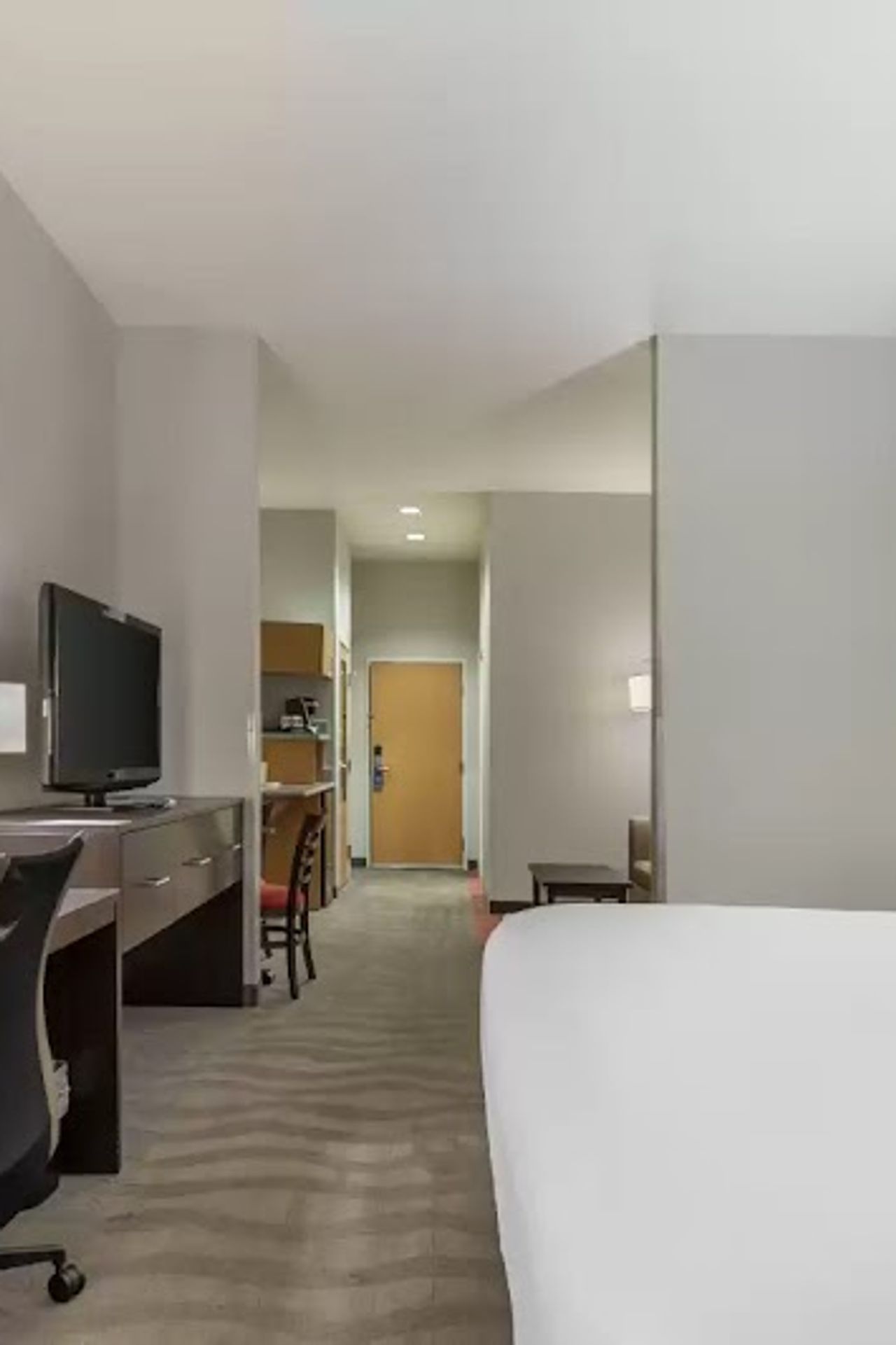 Photo of Comfort Suites Boise West Meridian