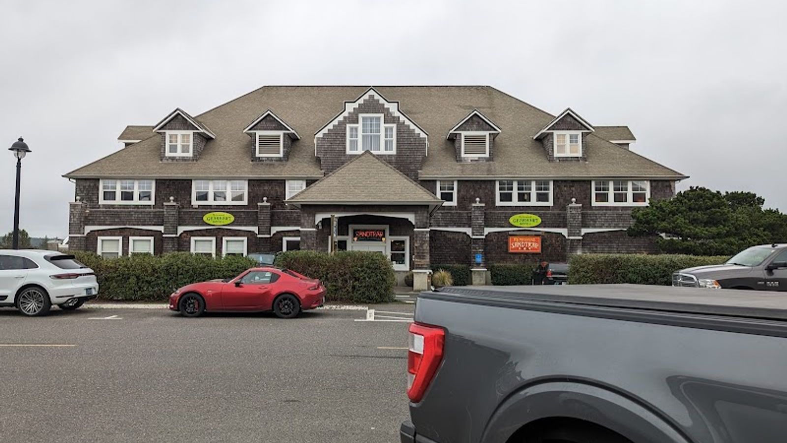 Photo of McMenamins Gearhart Hotel