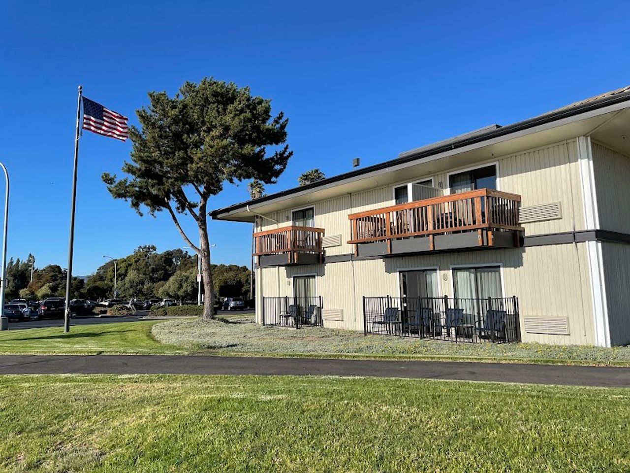 Photo of The Marina Inn on San Francisco Bay