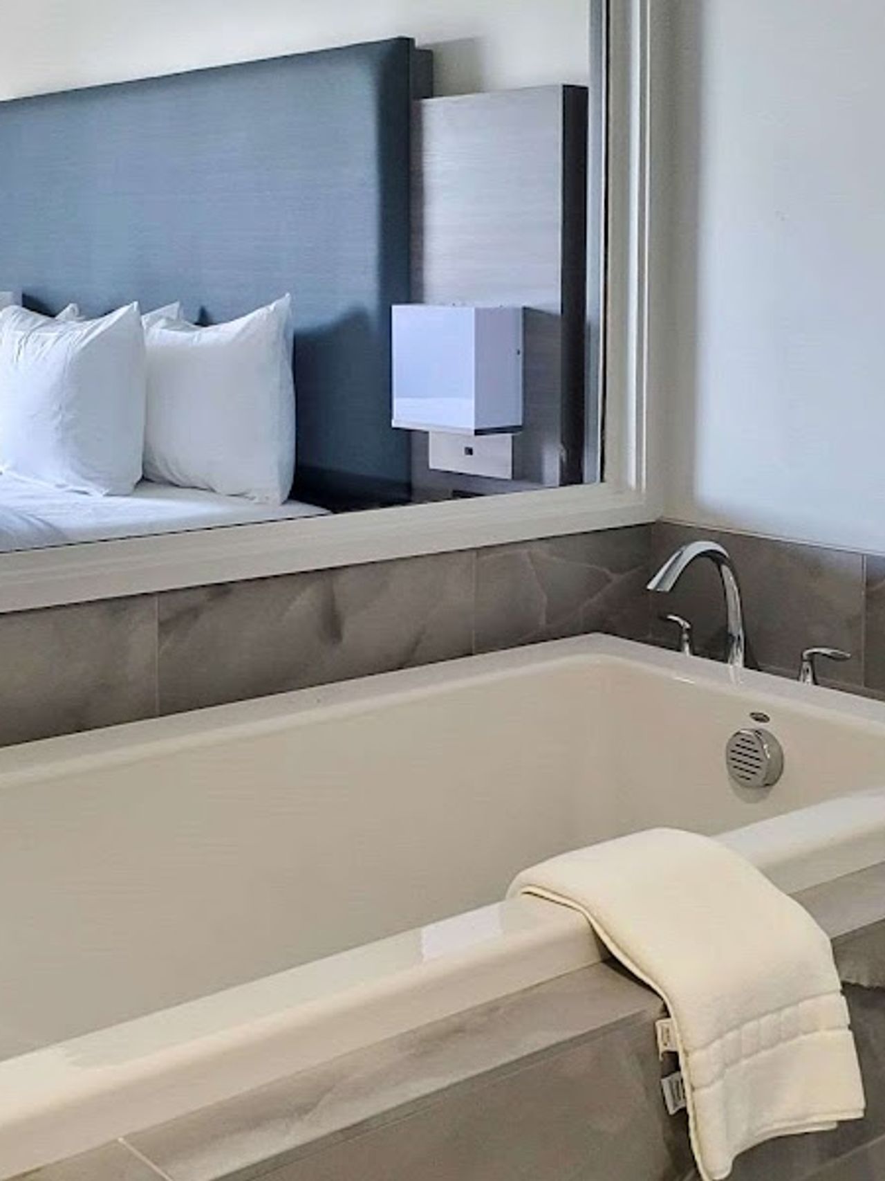 Photo of Hourglass Hotel, Ascend Hotel Collection