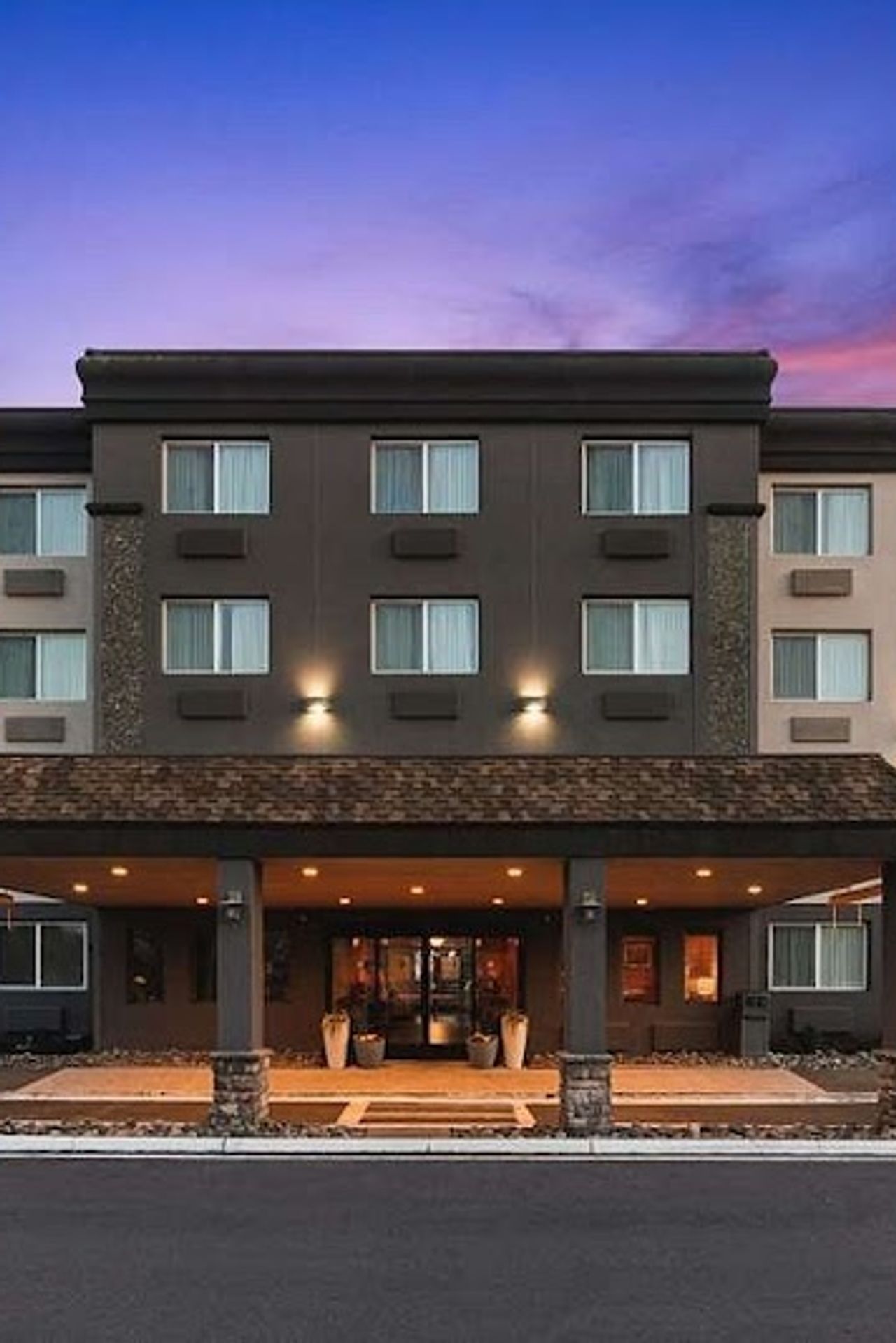 Photo of Comfort Inn & Suites Vancouver Downtown City Center