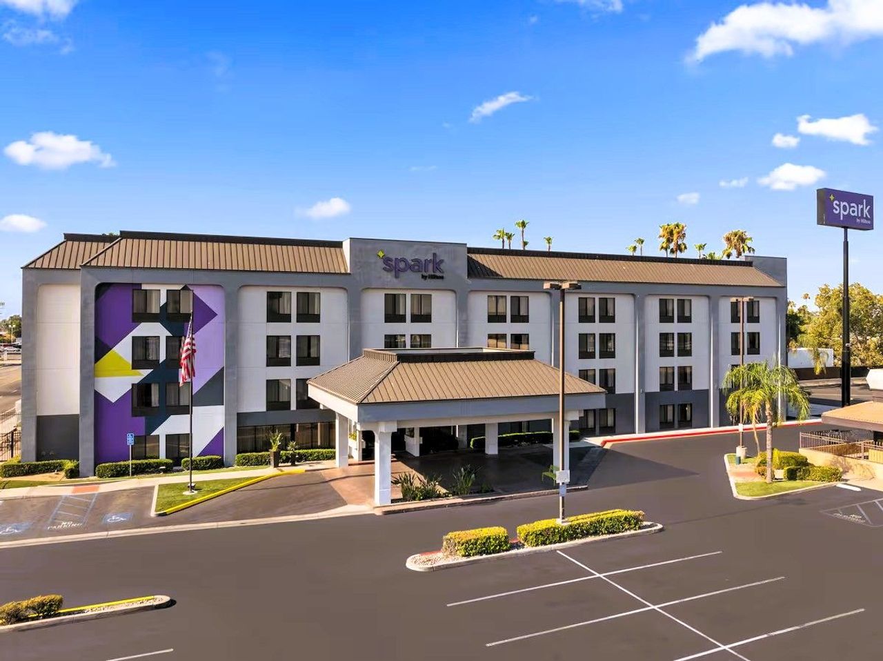 Spark by Hilton Bakersfield Central