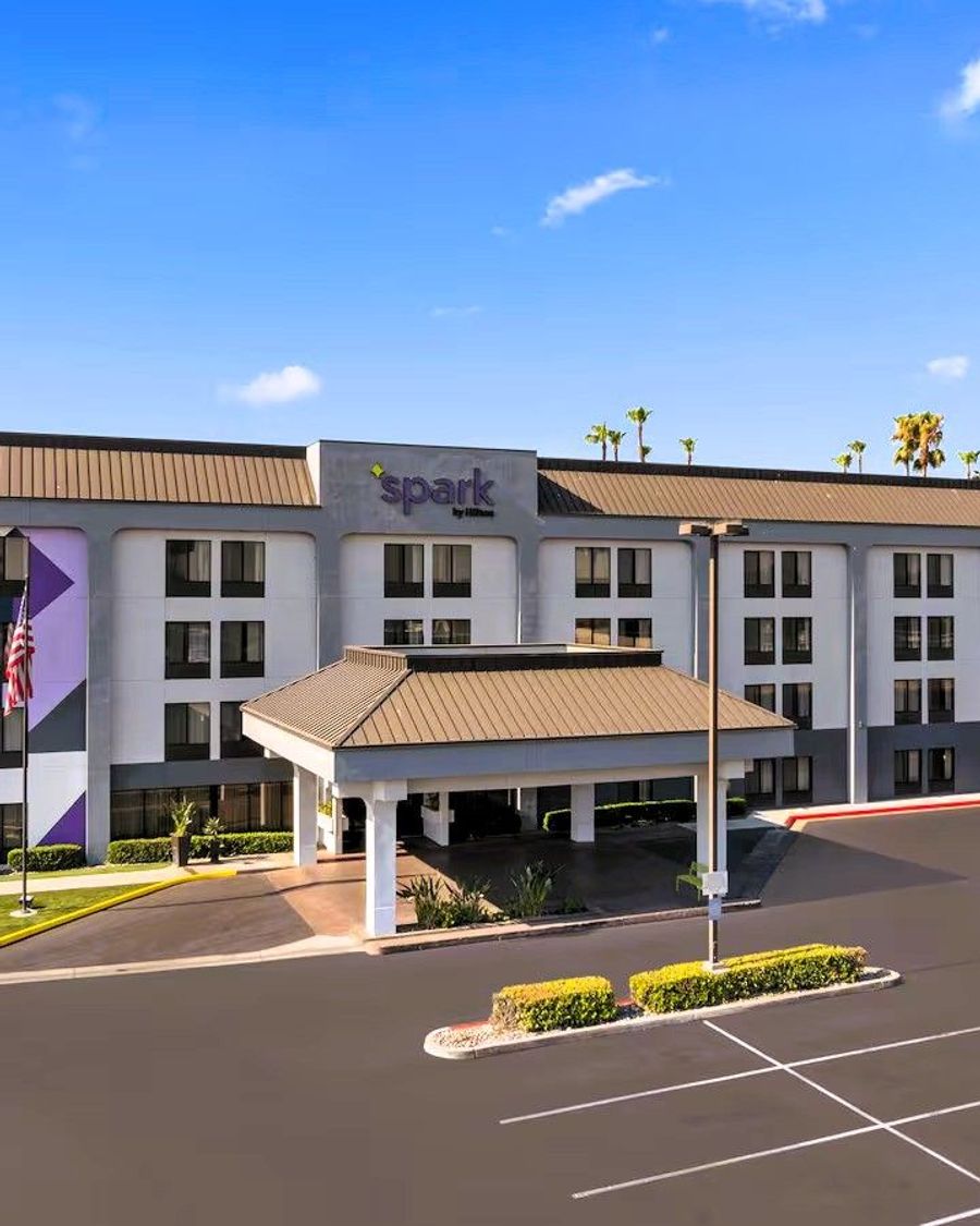 Spark by Hilton Bakersfield Central