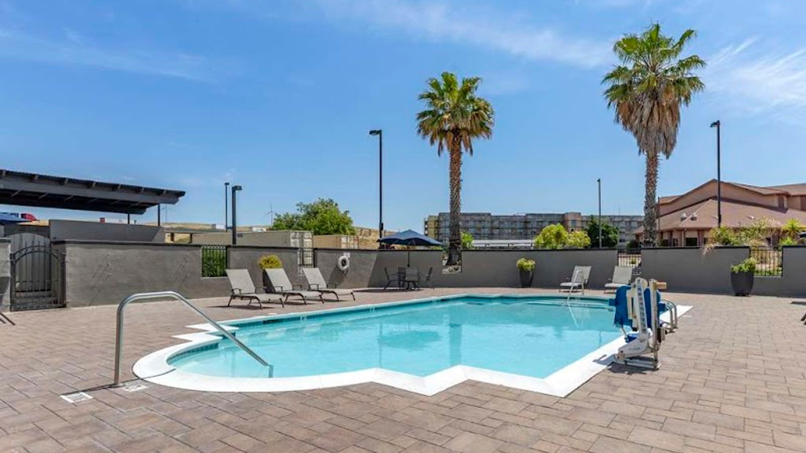 Photo of Best Western Plus Vineyard Inn