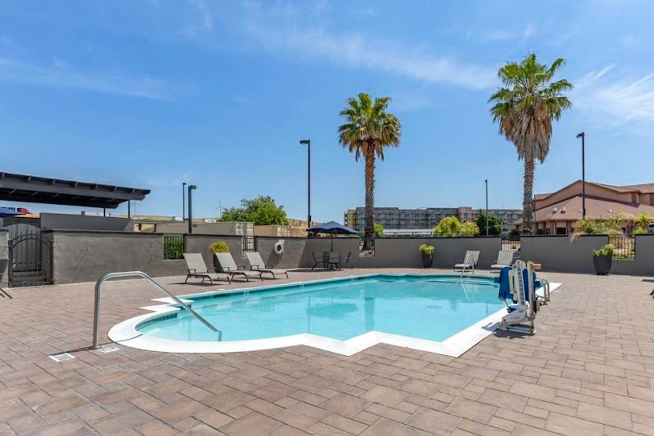 Photo of Best Western Plus Vineyard Inn