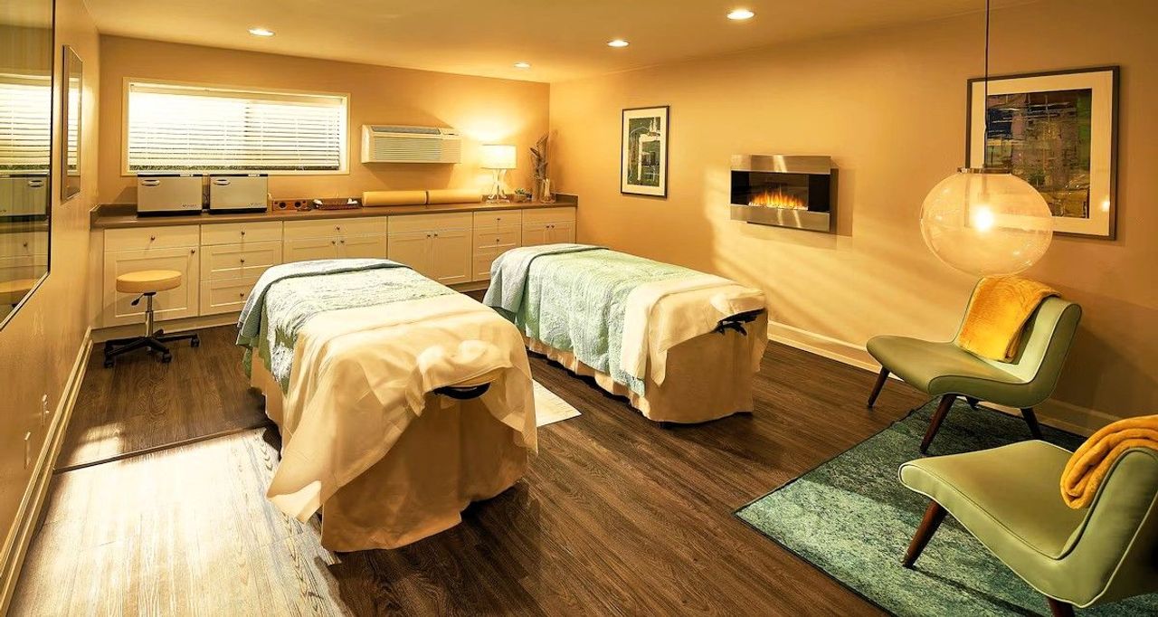 Ashland Hills Hotel & Suites and Convention Center - Spa Services, Body treatments, body wraps, body scrubs, facials