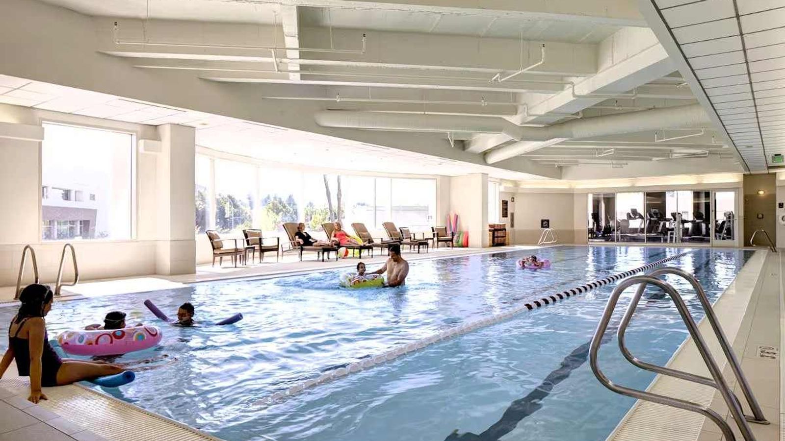 Hyatt Regency Bellevue on Seattle's Eastside - Indoor pool