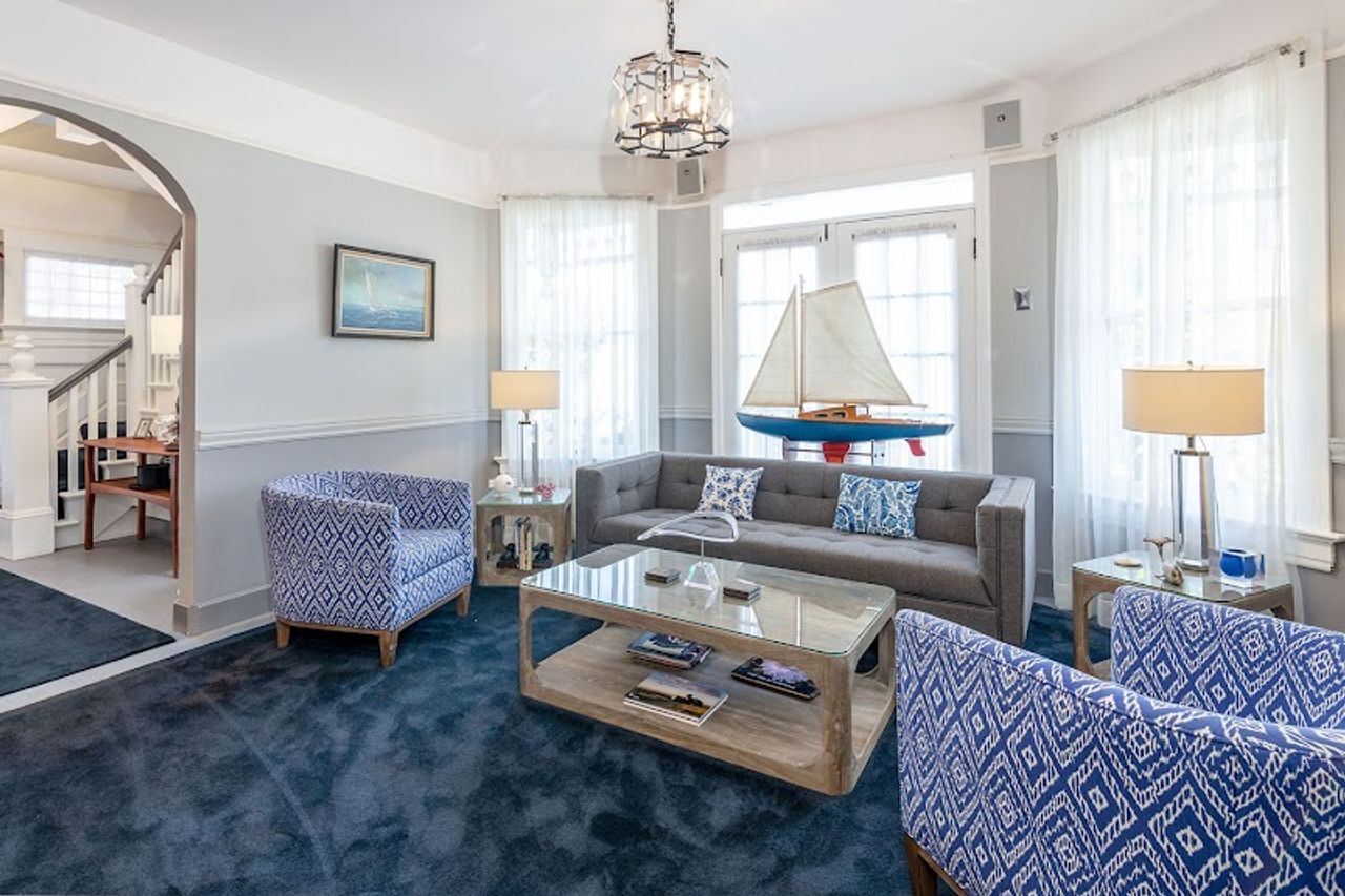 Photo of Nantucket Whale Inn, Half Moon Bay Hotel