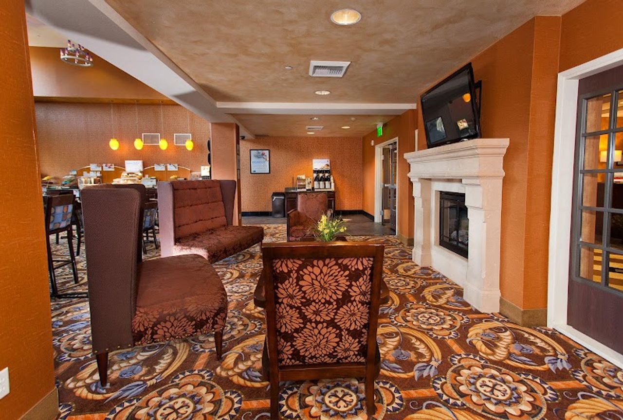 Photo of Holiday Inn Express & Suites Sacramento NE Cal Expo, an IHG Hotel