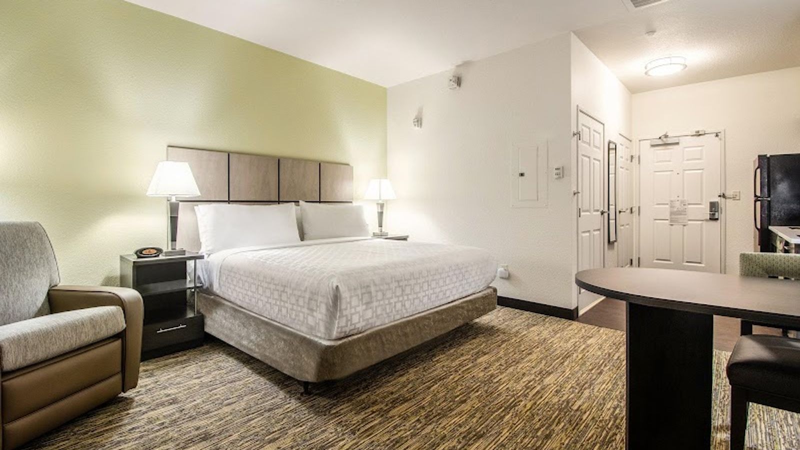 Photo of Candlewood Suites Portland-Airport, an IHG Hotel