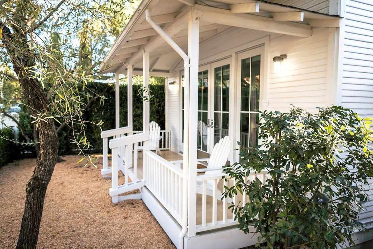 Cottages at Healdsburg - porch