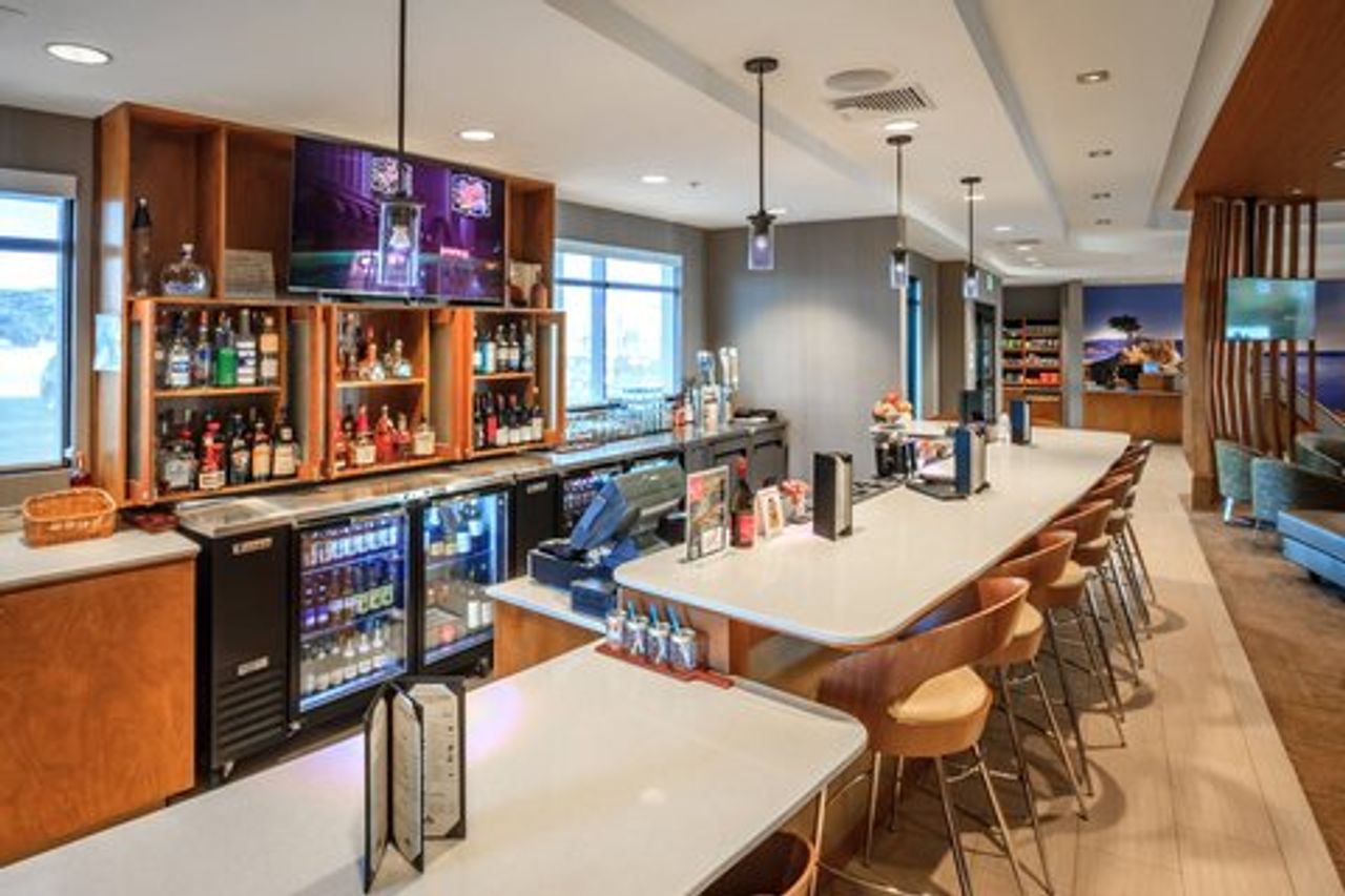 Photo of SpringHill Suites by Marriott The Dunes On Monterey Bay - On-site Bar