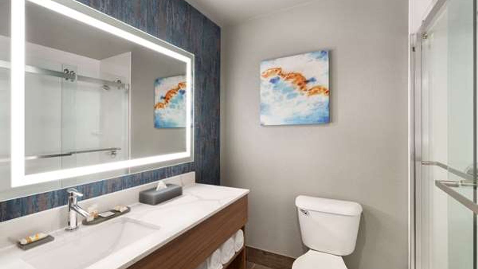 Photo of La Quinta Inn & Suites by Wyndham Springfield - Bathroom