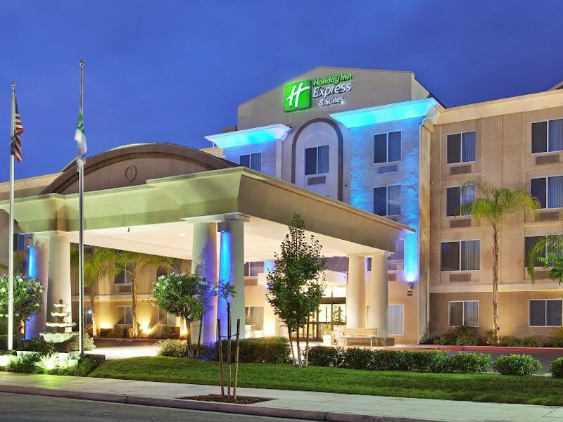Holiday Inn Express & Suites Fresno (River Park) Hwy 41, an IHG Hotel