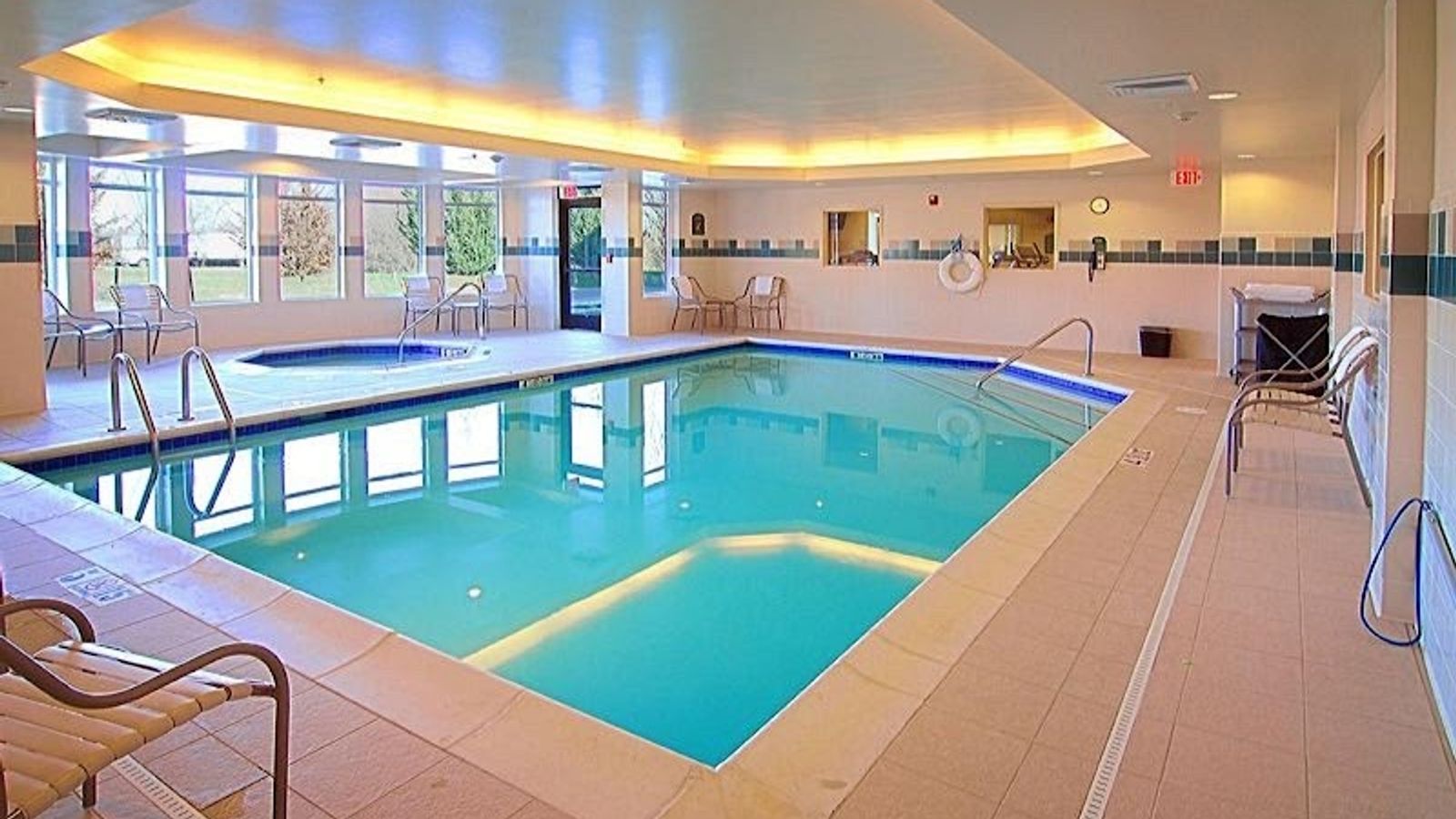 Photo of Holiday Inn Express & Suites Medford-Central Point, an IHG Hotel