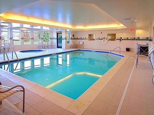 Photo of Holiday Inn Express & Suites Medford-Central Point, an IHG Hotel