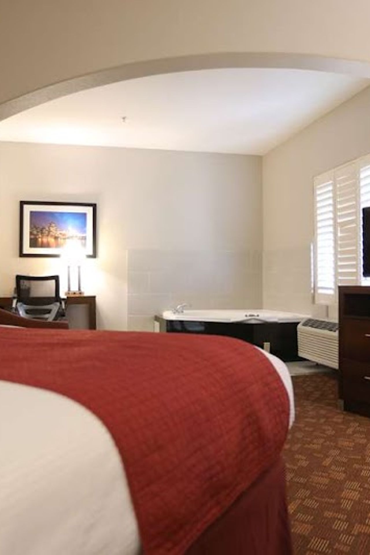Photo of Best Western Lanai Garden Inn & Suites - Suite, Private Hot tub