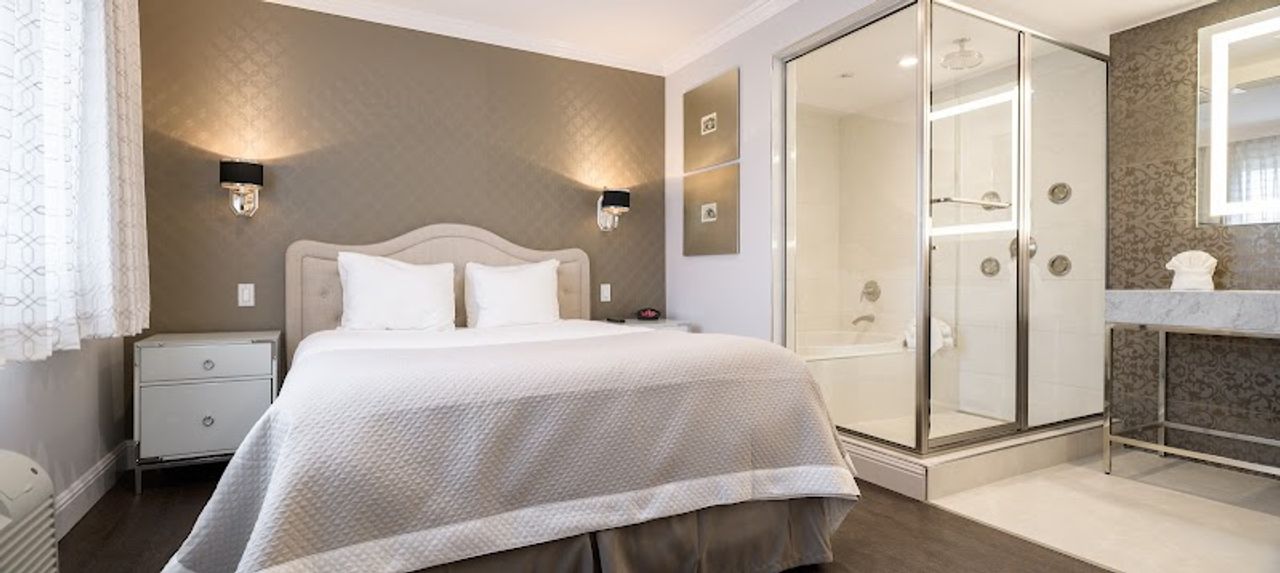 Photo of Woodcrest Hotel