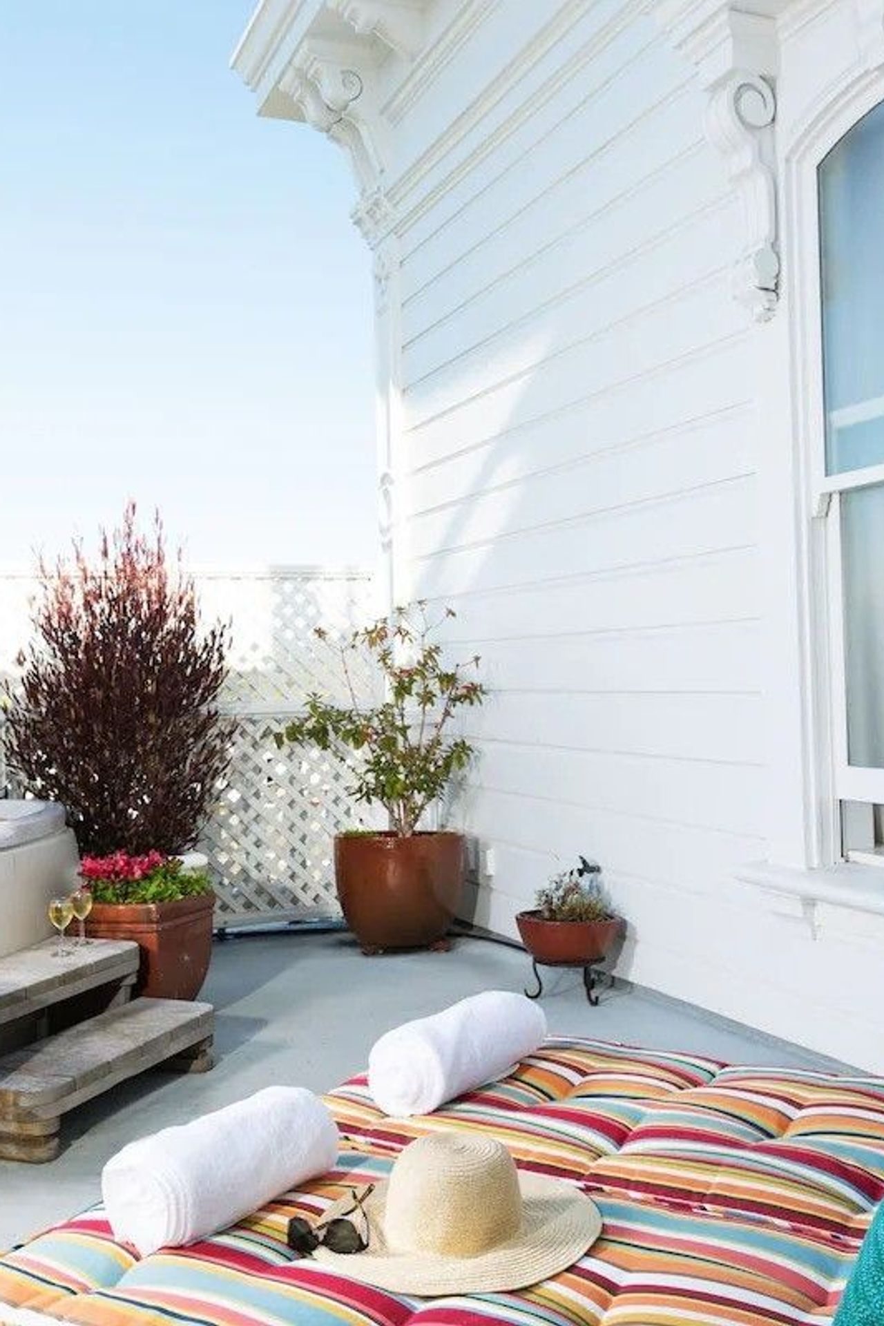West Cliff Inn, A Four Sisters Inn - Fenced private deck with seating area and an outdoor hot tub