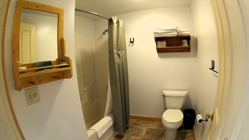 Hotel Rio Vista - Bathroom