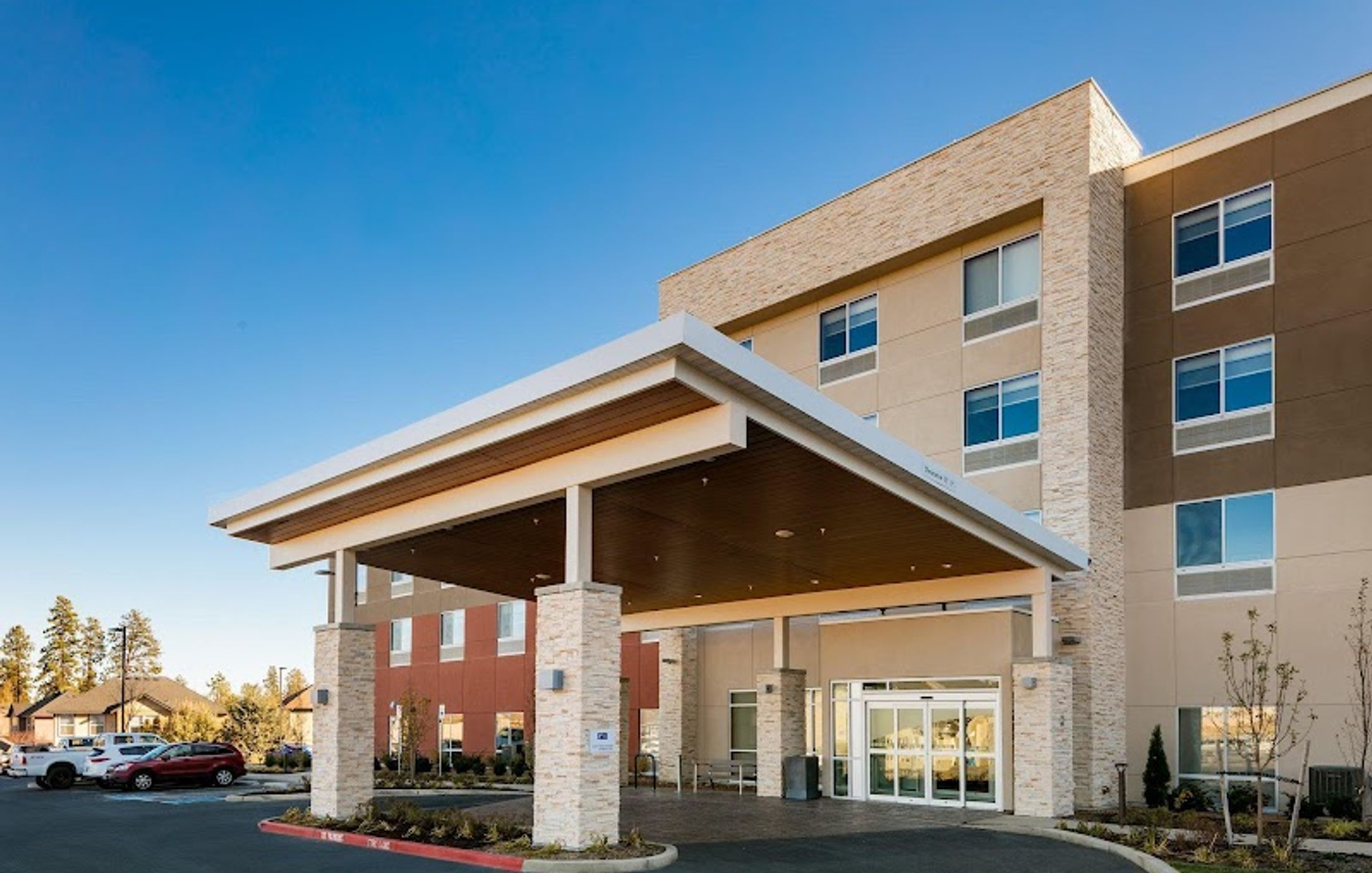 Holiday Inn Express & Suites Bend South, an IHG Hotel