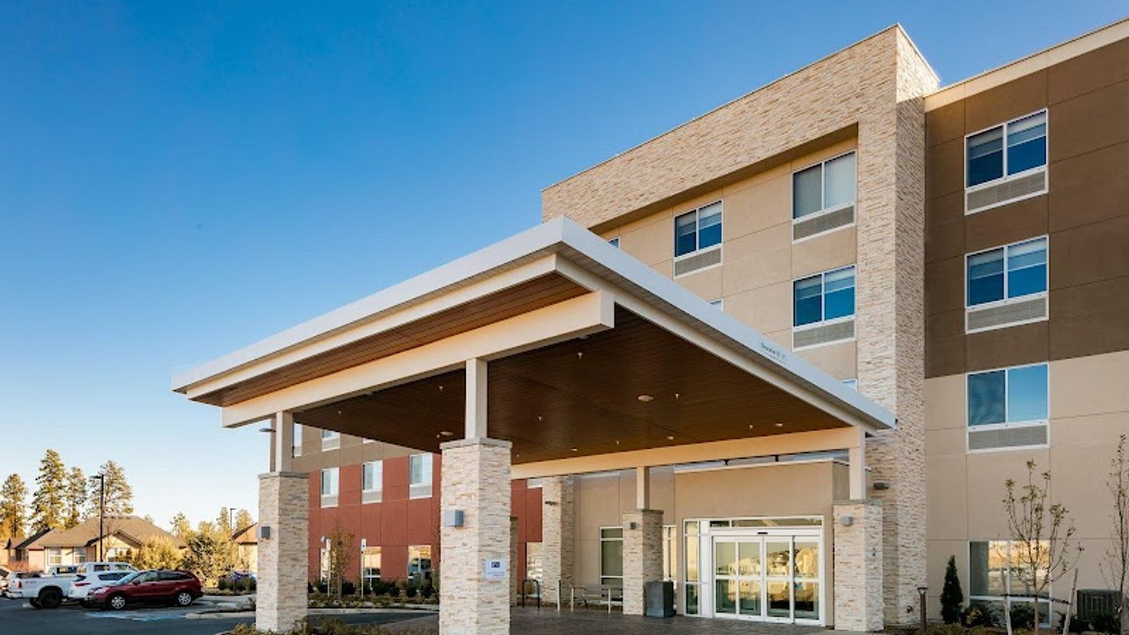 Holiday Inn Express & Suites Bend South, an IHG Hotel