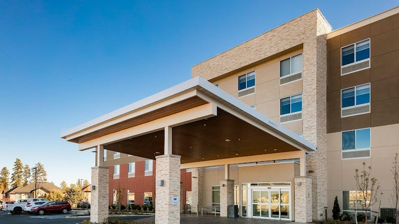 Holiday Inn Express & Suites Bend South, an IHG Hotel