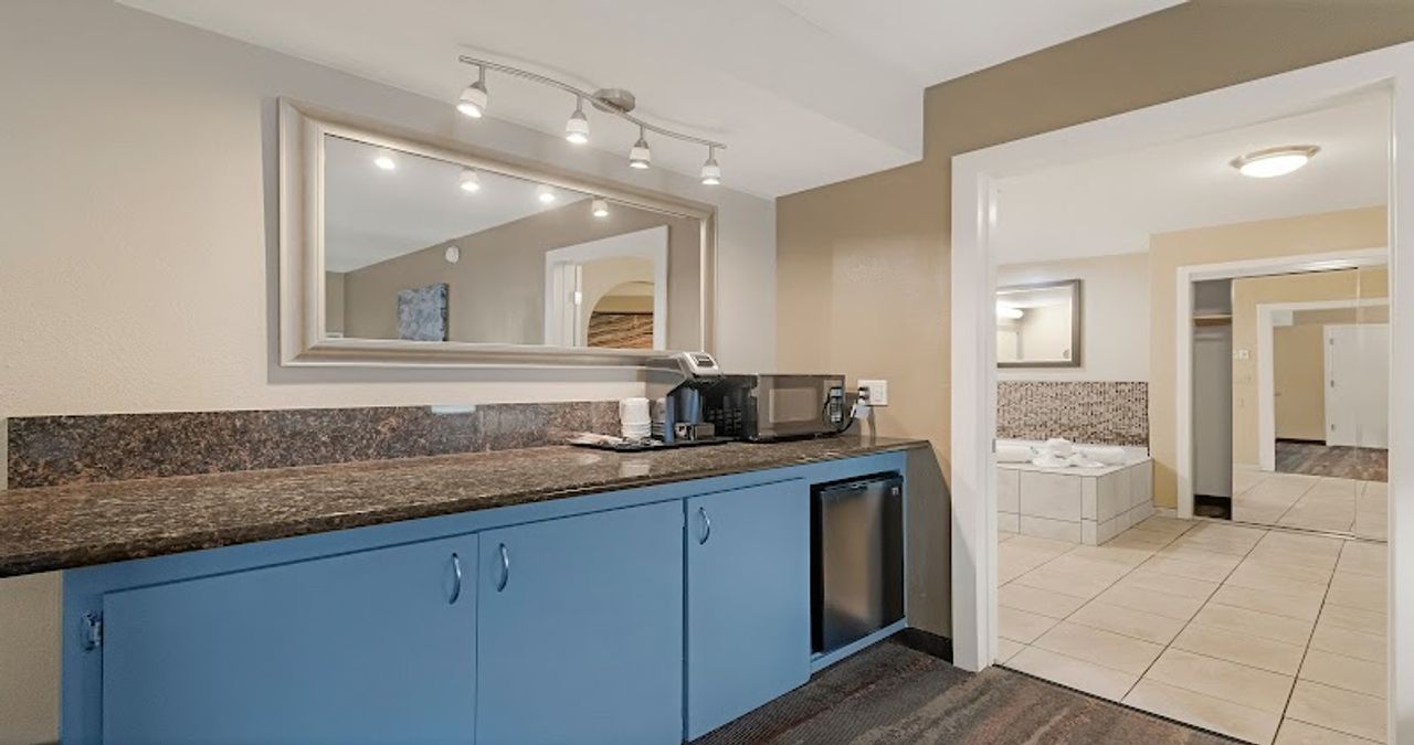 Photo of Best Western Plus Wine Country Inn & Suites