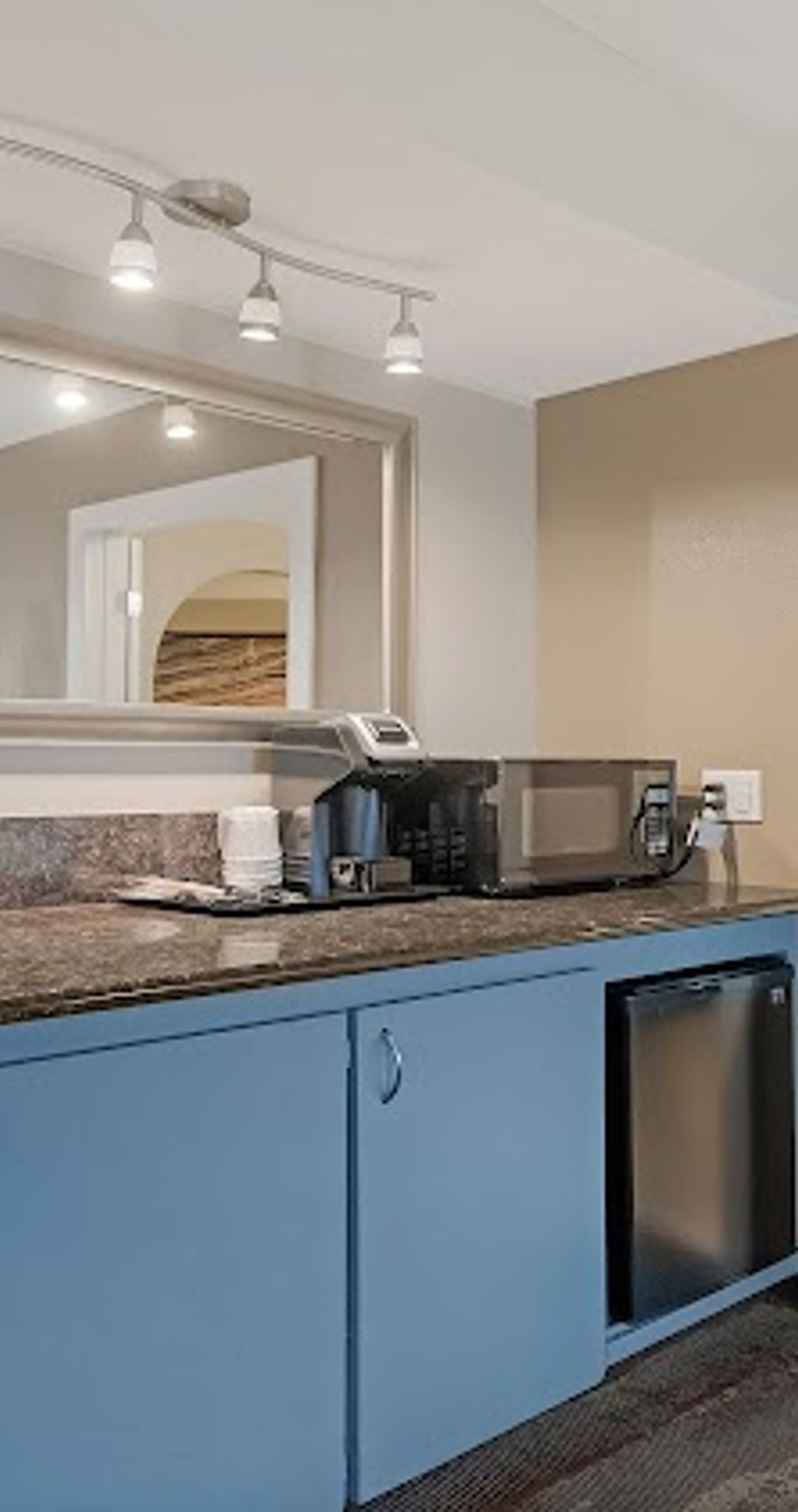 Photo of Best Western Plus Wine Country Inn & Suites