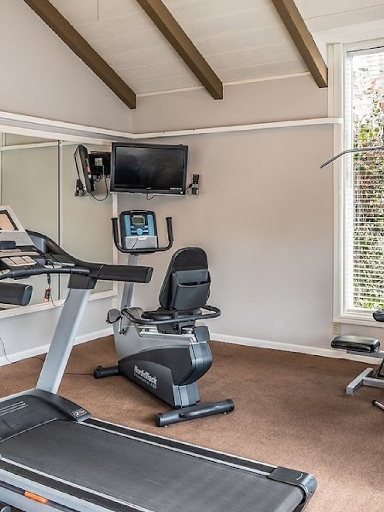 Photo of The Inn at 1252 Monterey - Fitness room