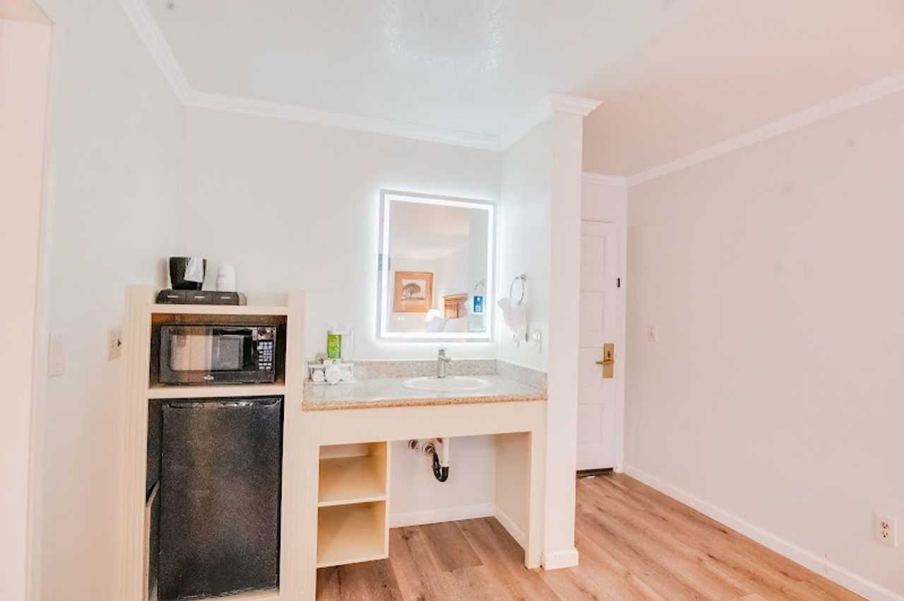 Photo of Ramada by Wyndham Mountain View