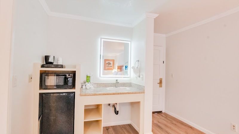 Photo of Ramada by Wyndham Mountain View