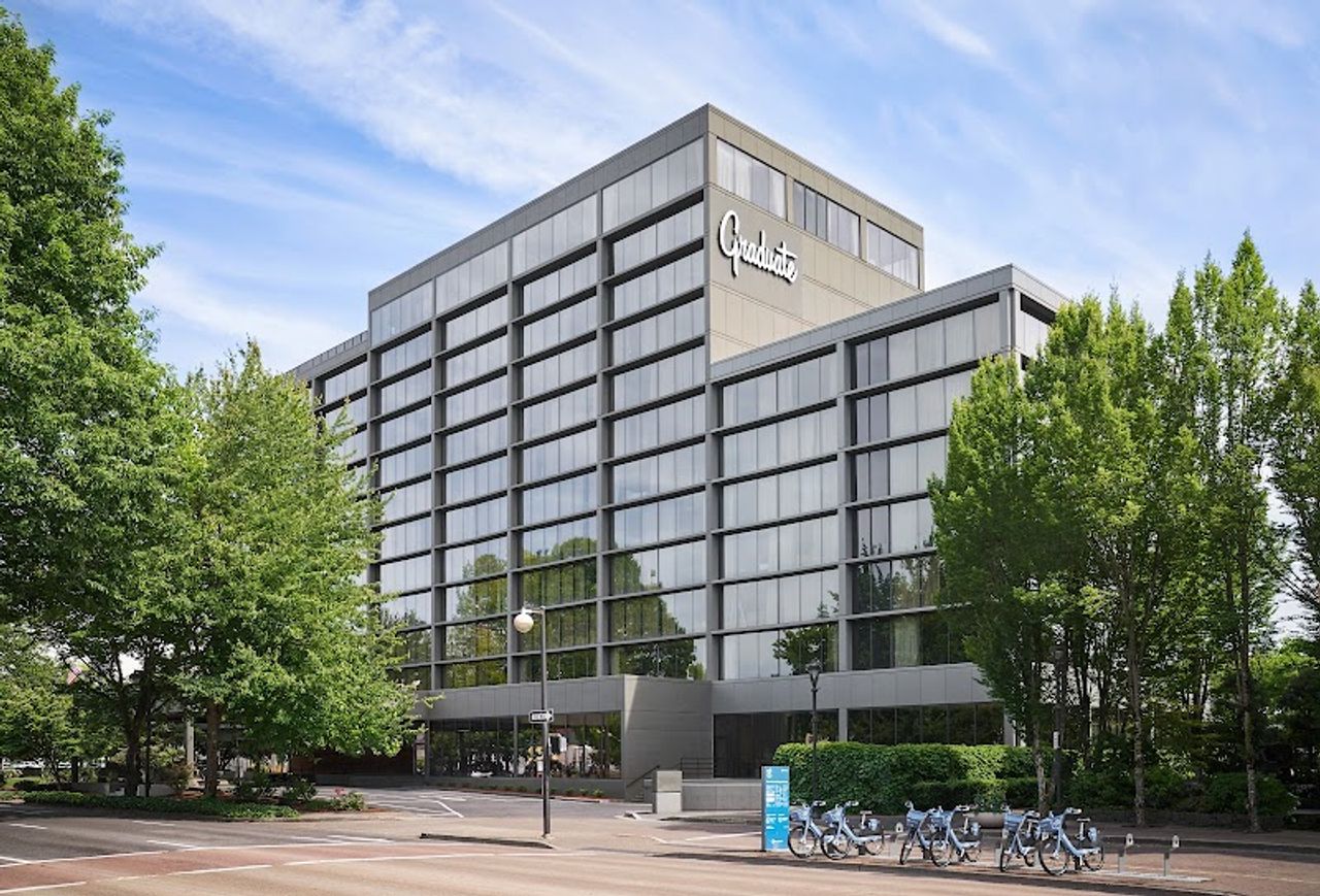 Photo of Graduate by Hilton Eugene - Exterior