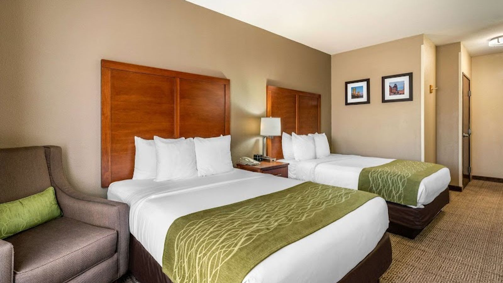 Photo of Comfort Inn & Suites Sacramento - University Area