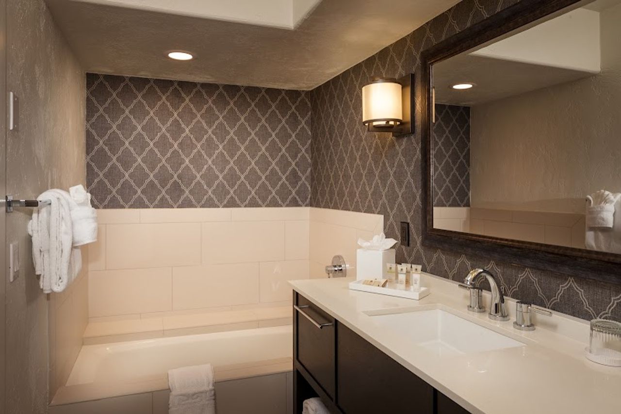 Photo of Hotel Pacific - Bathroom