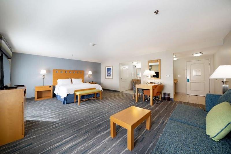 Photo of Hampton Inn & Suites Madera