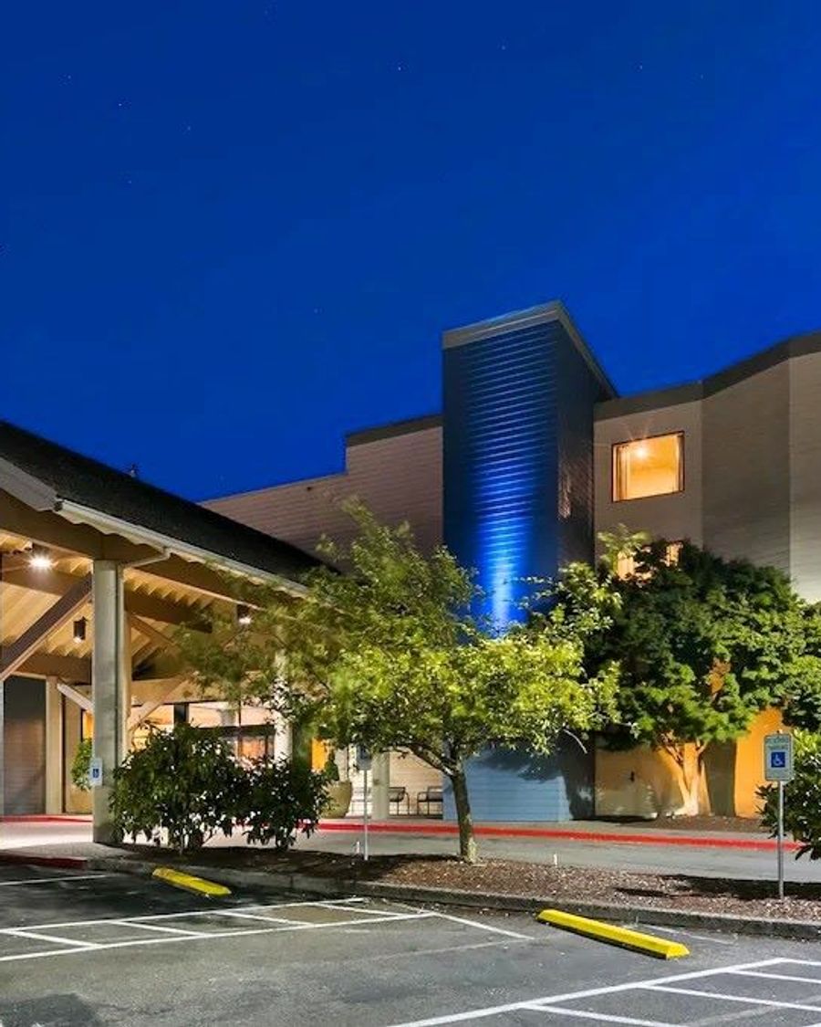 Best Western Plus Silverdale Beach Hotel