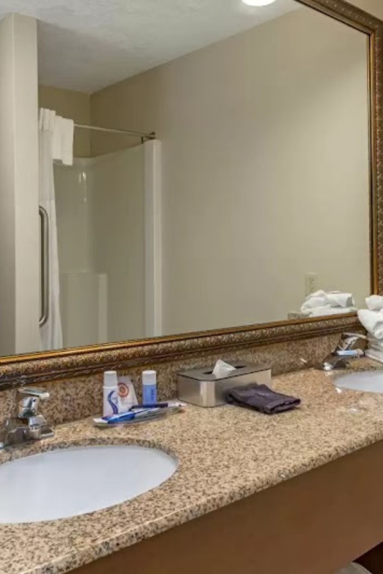 Photo of Comfort Suites Salem