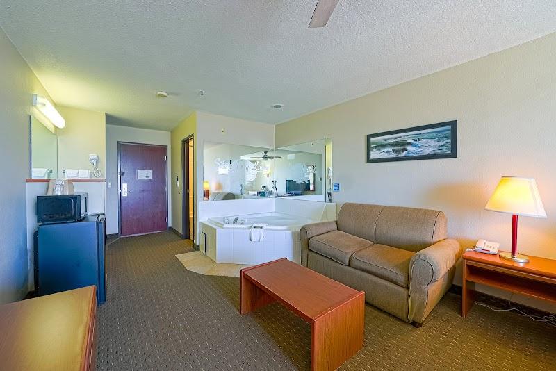 Photo of Siletz Bay Beachfront Hotel by OYO Lincoln City