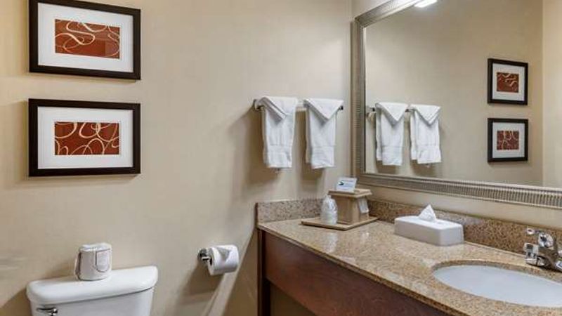 Photo of Comfort Suites Linn County Fairground and Expo