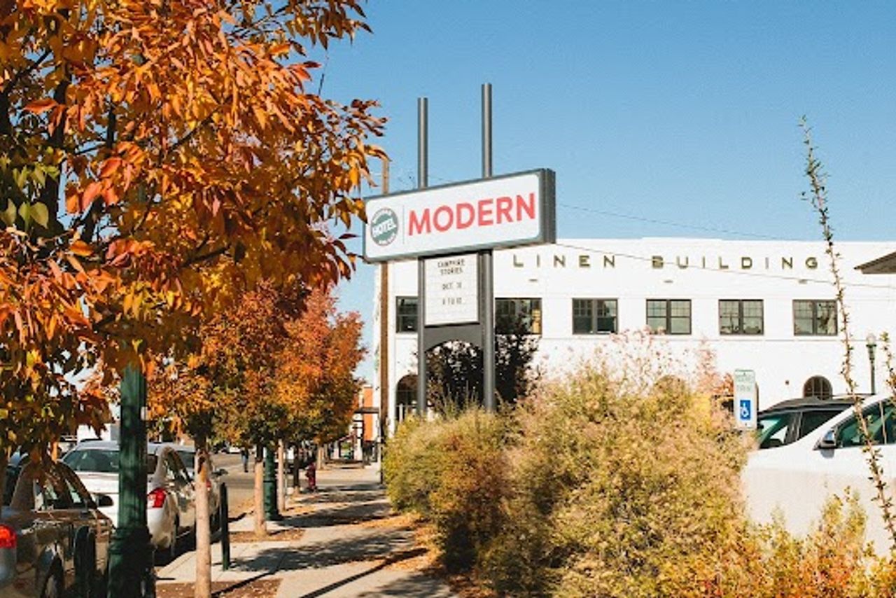 Photo of Modern Hotel