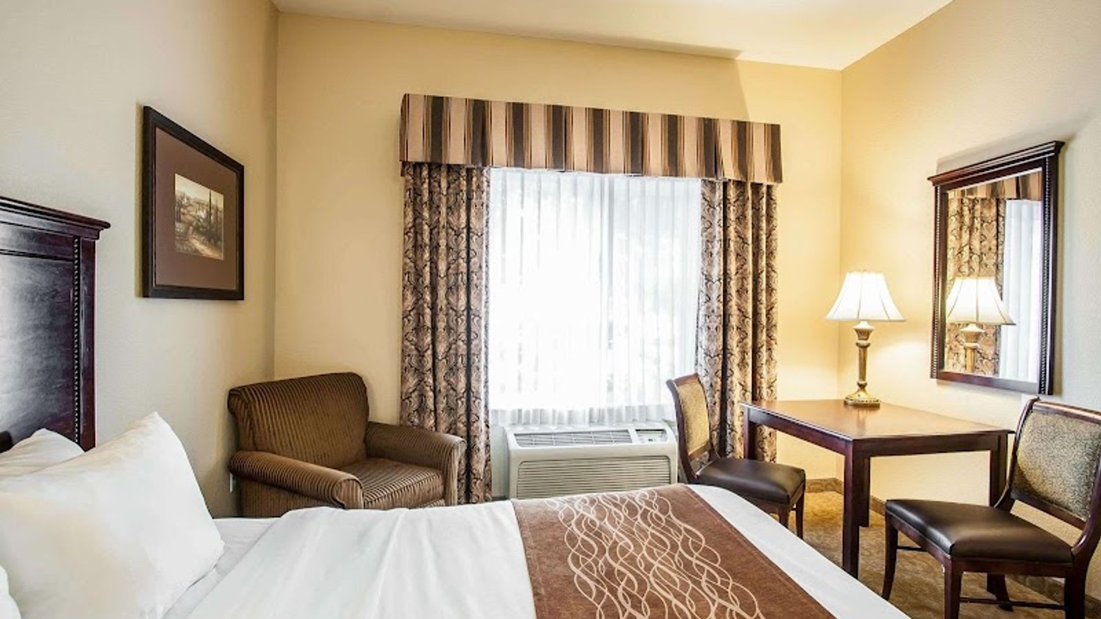 Photo of Comfort Inn & Suites McMinnville Wine Country