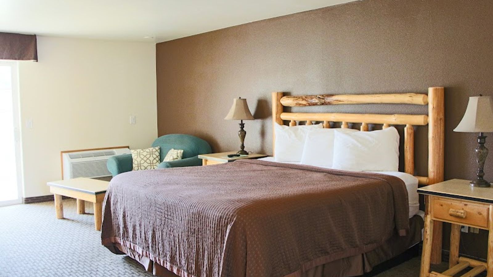 Photo of Sisters Inn & Suites