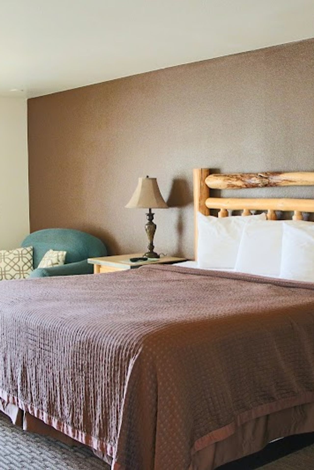 Photo of Sisters Inn & Suites