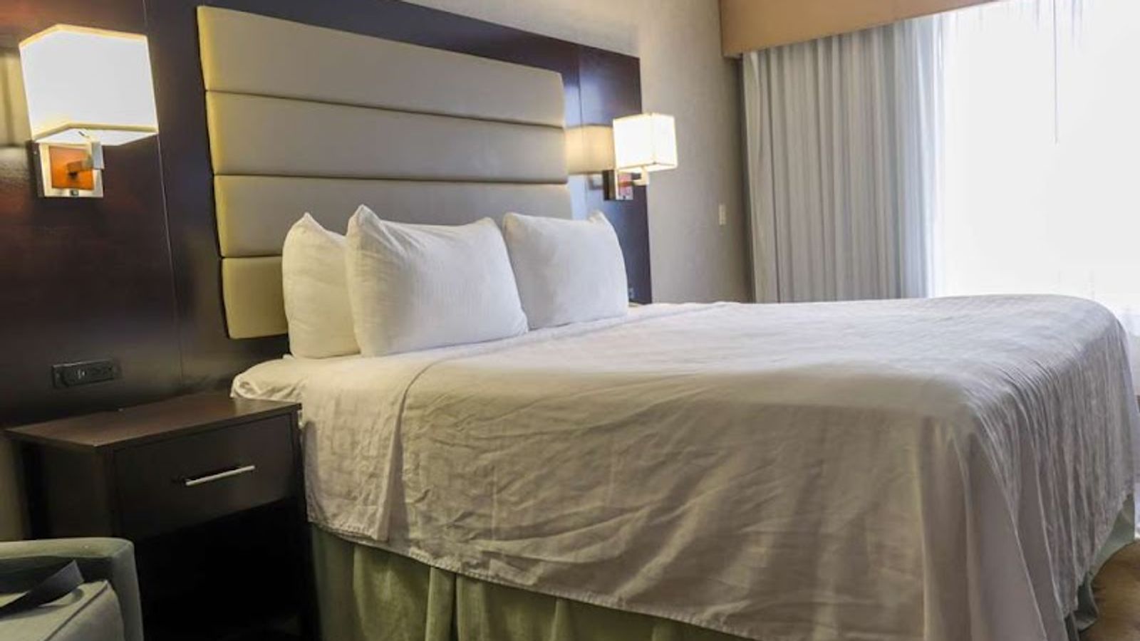 Photo of Best Western Plus Silverdale Beach Hotel